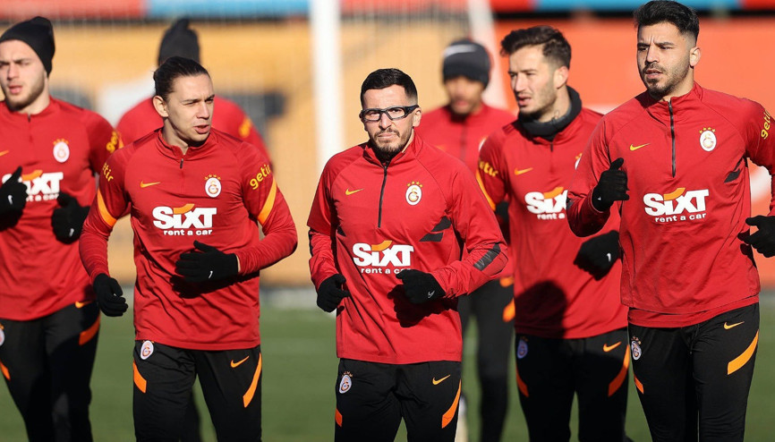 Galatasarayda Taylan Antalyalı ve Omar Elabdellaoui takımla çalıştı