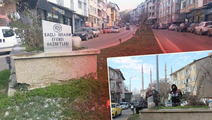 Edirnede cadde ortasındaki mezarlar dikkat çekiyor