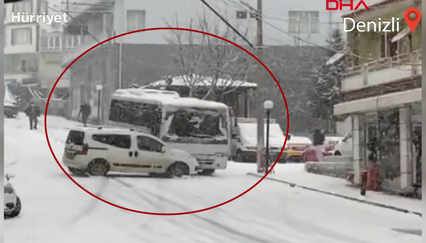 Öğrenci midibüsü karla kaplı yolda hafif ticari aracı sürükledi