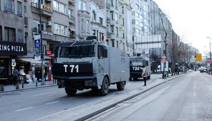 Hrant Dink ölümünün 15. yılında anılıyor: 15 Eksik Yıl bayrağı asıldı