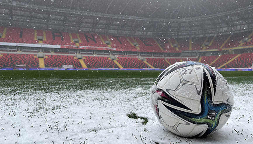 Son Dakika: Gaziantep FK - Yeni Malatyaspor maçı ileri bir tarihe ertelendi Yeni Malatyaspor - Beşiktaş maçının da saati değişti...