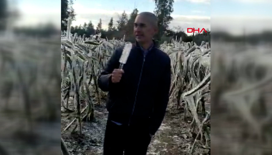 Bahçesi donan üretici buz sarkıtından mikrofon yapıp anons çekti