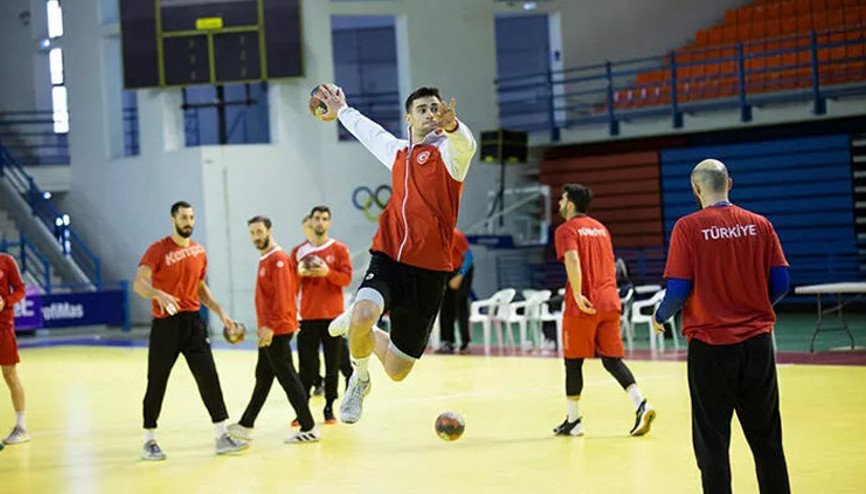 Güney Kıbrıs Rum Cumhuriyetinden skandal karar Milli sporcunun Türkiyeye getirilmesi engellendi