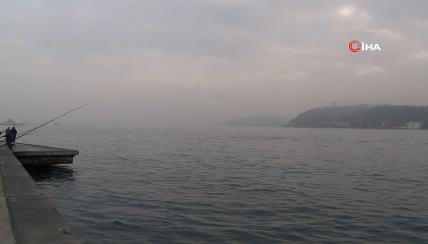 Görüş mesafesi düştü, İstanbul Boğazı deniz trafiğine kapatıldı