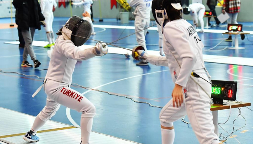 Genç sporcular mücadele etti