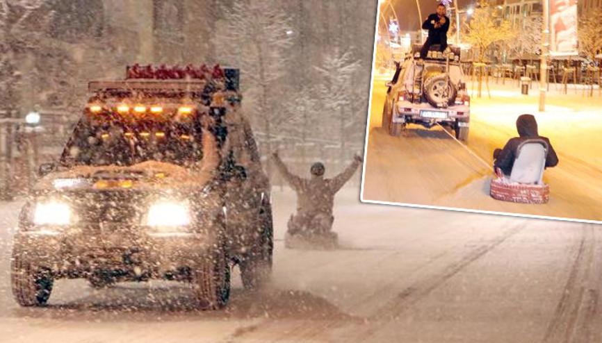 Erzurum sokaklarında 4x4 araçlarla lastikli rafting Erzurum sokaklarında 4x4 araçlarla lastikli rafting