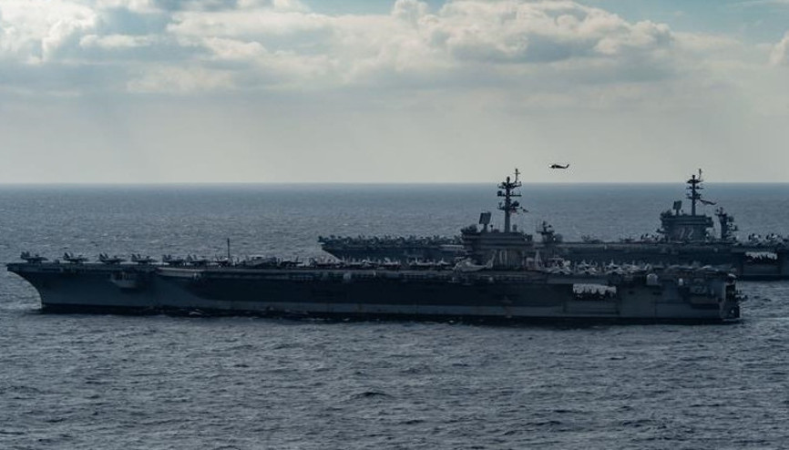 ABD F-35 savaş uçağı uçak gemisine inerken düştü