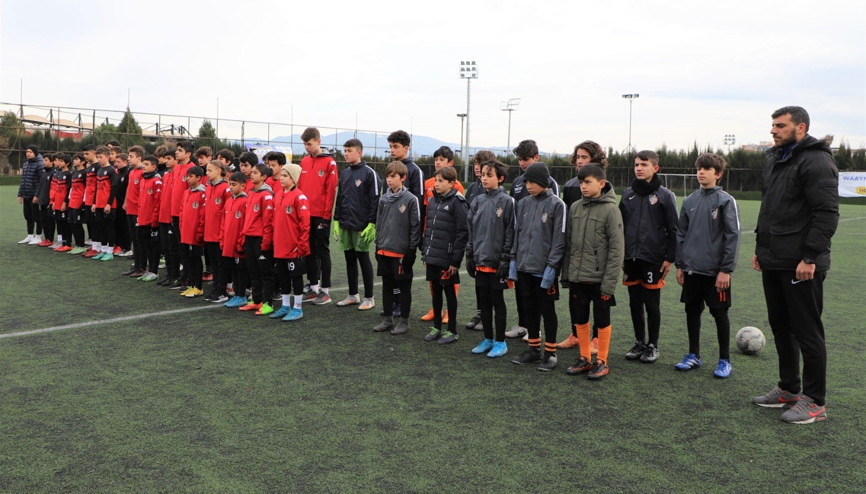 Turgutluspordan Ahmet Çalık anısına turnuva