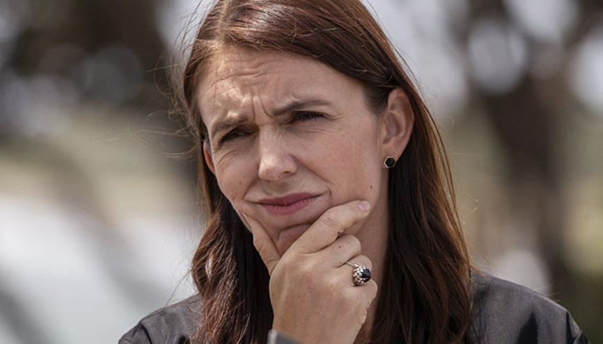 Aşı karşıtları Yeni Zelanda Başbakanı Jacinda Ardernin aracını kovaladı