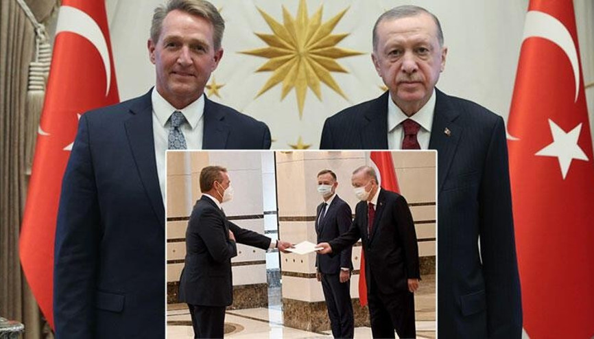 Cumhurbaşkanı Erdoğan, ABD Büyükelçisi Jeffry Lane Flakein güven mektubunu kabul etti Cumhurbaşkanı Erdoğan, ABD Büyükelçisi Jeffry Lane Flakein güven mektubunu kabul etti