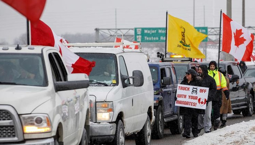 Kanada’da aşı karşıtı kamyoncular protesto için Ottowa yolunda
