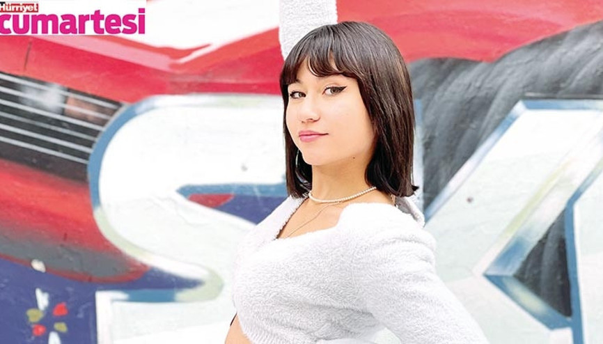 Pinkeu Hilal: Benim için ilk T-Pop şarkıcısı diyebiliriz Pinkeu Hilal: Benim için ilk T-Pop şarkıcısı diyebiliriz