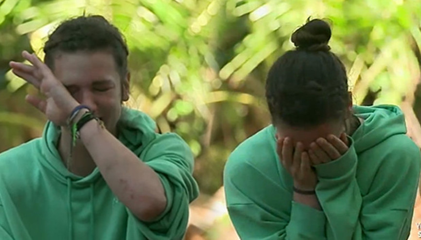 Survivor Nisa eski sevgilisi Barışı ima ederek gözyaşlarına boğuldu