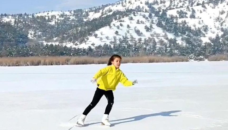Minik Umay’dan Eymir Gölü’nde paten şovu