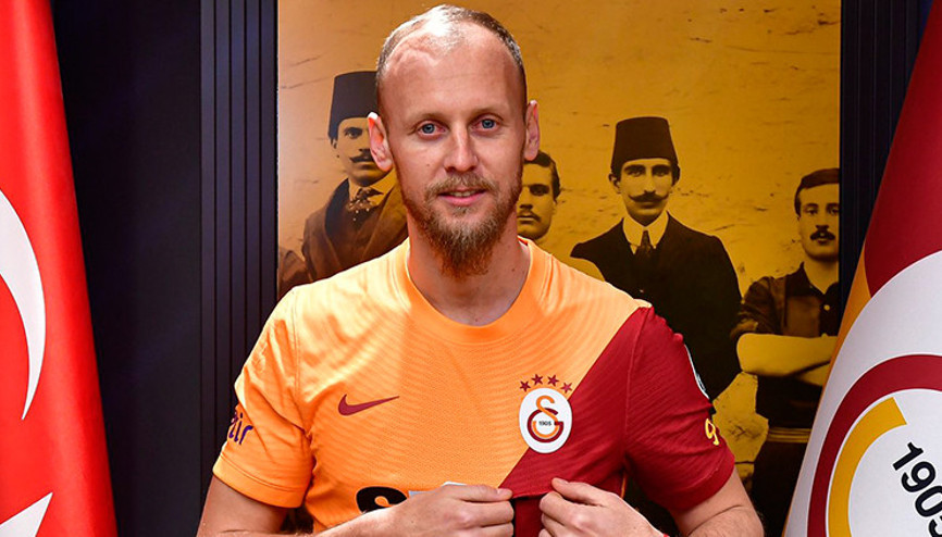 Semih Kayanın Galatasaraya imzasında flaş detay 5 dakikada... Semih Kayanın Galatasaraya imzasında flaş detay 5 dakikada...