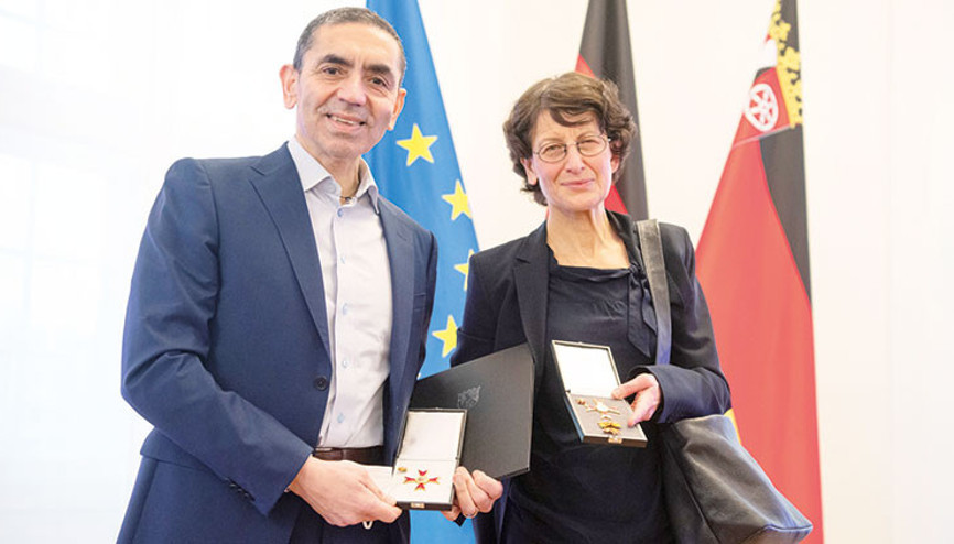 Türeci ve Şahin çiftine onur ödülü