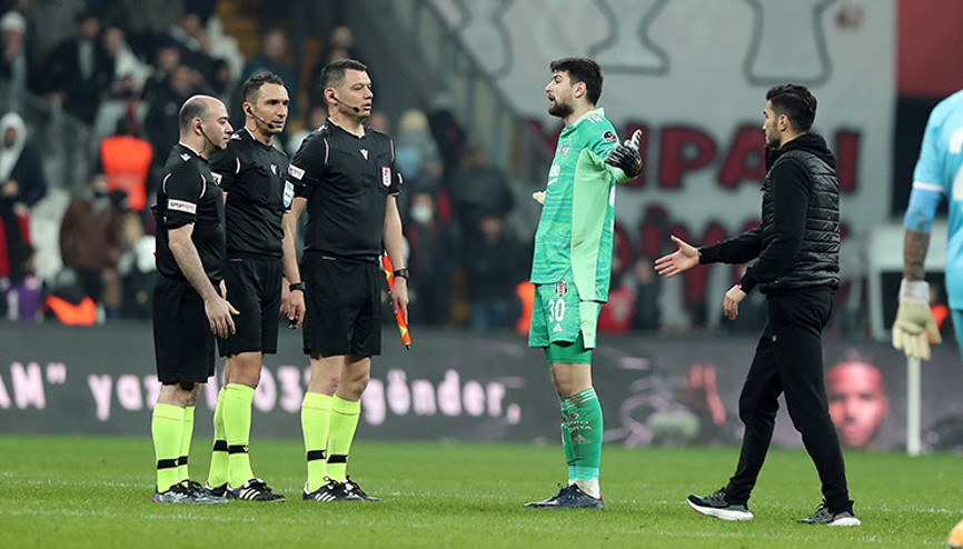 Beşiktaşta Ersin Destanoğlundan hakem Abdulkadir Bitigene uyarı tepkisi