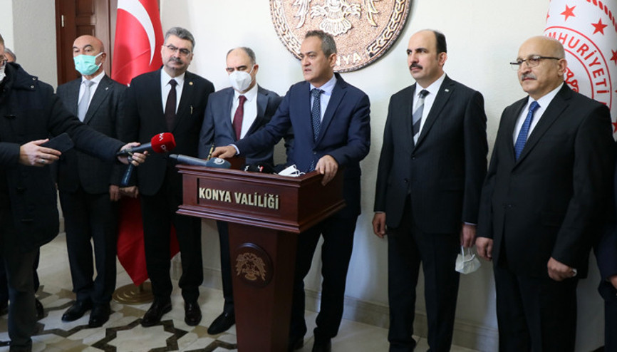 Milli Eğitim Bakanı Özer: Omicron varyantının okullarımıza yansıması son derece düşük