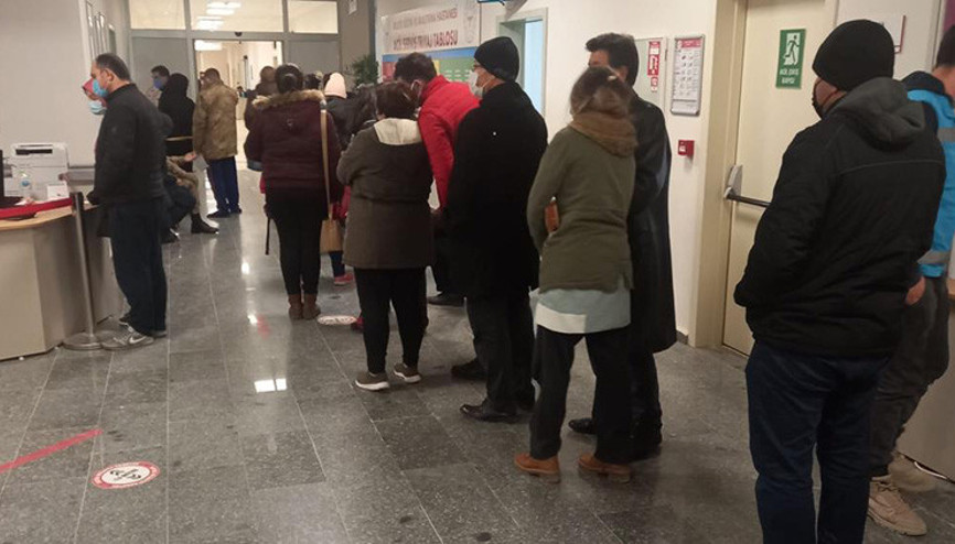 Bilecikte binlerce kişi aynı şikayetle hastaneye koştu Bakanlık harekete geçti Bilecikte binlerce kişi aynı şikayetle hastaneye koştu Bakanlık harekete geçti