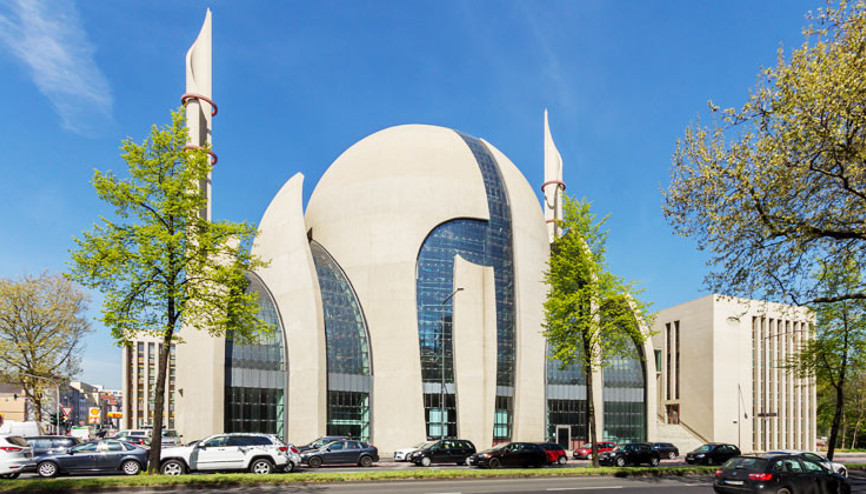 Köln’deki camiler ezan için başvuru yaptı