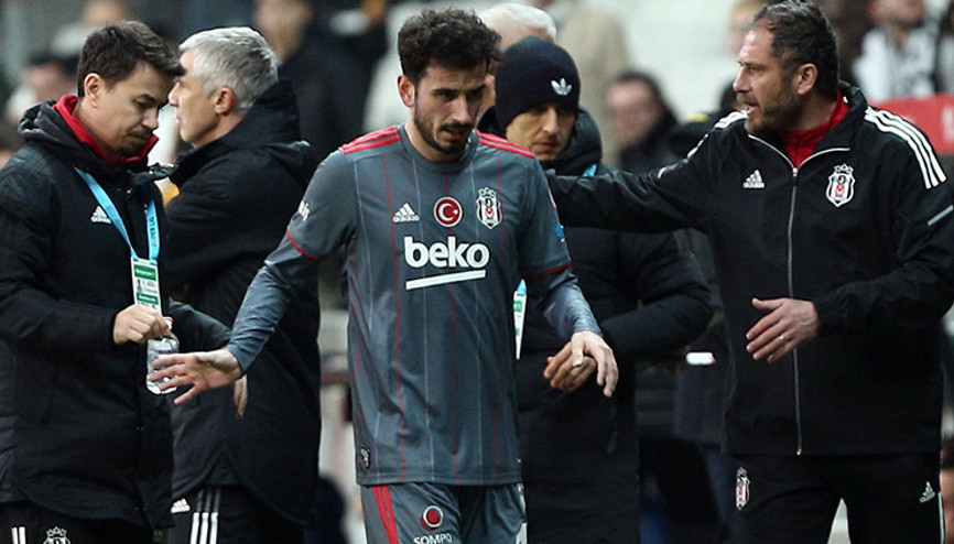 Beşiktaş - Göztepe maçında taraftarlar Oğuzhan Özyakupu ıslıkladı