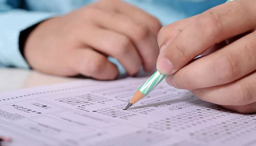 AUZEF telafi sınavı saat kaçta başlayacak AUZEF bütünleme sınavında ek süre verilecek dersler açıklandı