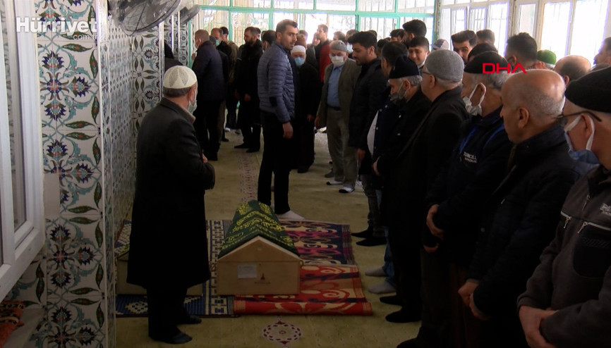 Yangında ölen 3 yaşındaki ikizler, son yolculuklarına uğurlandı