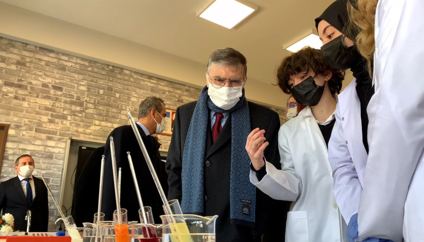 Aziz Sancar kampüsü gezdi Aziz Sancar kampüsü gezdi