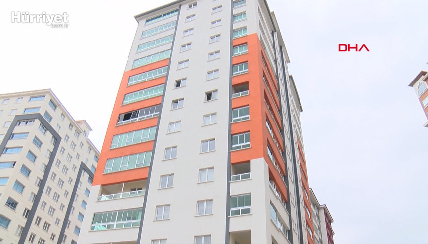 Dairede çıkan yangında baba ile kızı yaşamını yitirdi