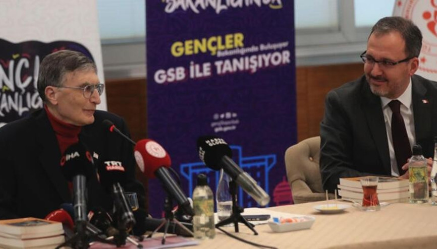 Bakan Kasapoğlu ve Nobel ödüllü bilim insanı Aziz Sancar gençlerle buluştu