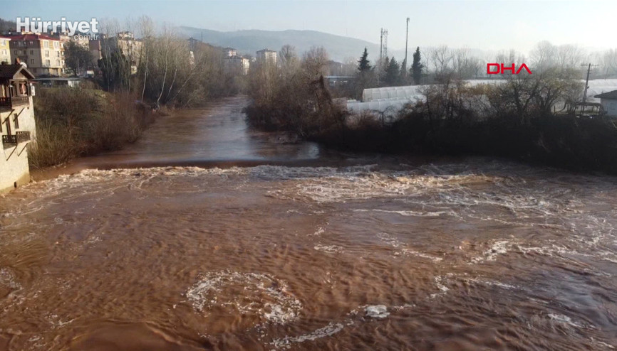Bartın Irmağı yağmurla birlikte yükseldi