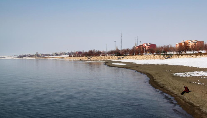 Yağışlar aldatmasın, Van Gölü’ndeki çekilme devam edecek