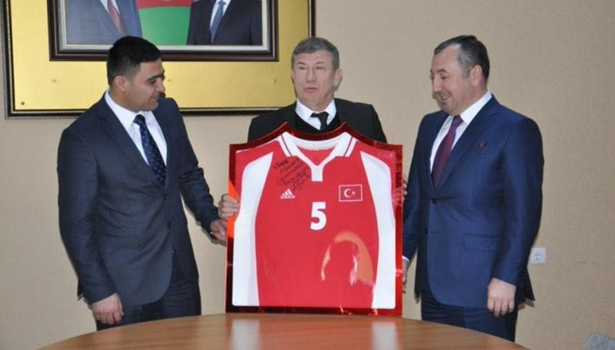 Tanju Çolak, Nahçıvanda: Buradaki gençlerin yetişmesine yardımcı olacağım...