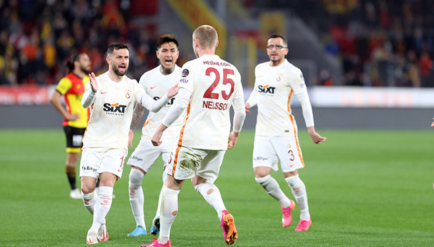 Galatasarayda Ömer Bayramdan taraftara mesaj Güzel günlerimiz çok yakında