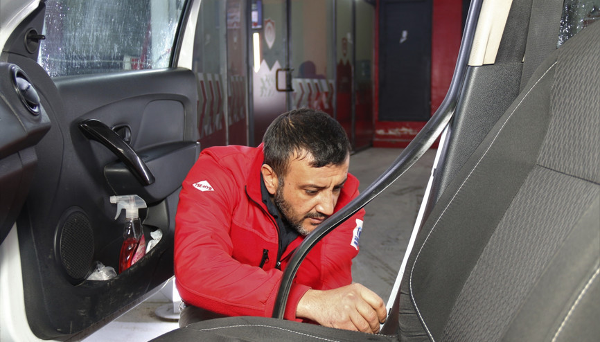 Hem ekleme hem de 4 kapısı farklı çıktı... Orijinal diye aldı Başına gelmeyen kalmadı