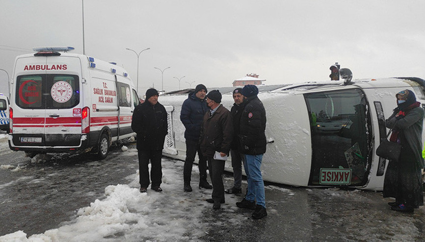 Konyada işçi servisleri çarpıştı: 14 yaralı