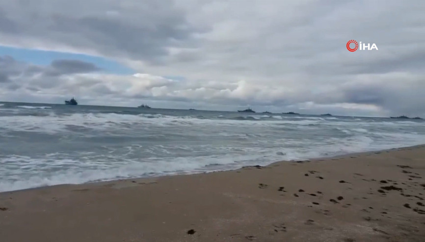 Rus donanması Kırım açıklarında