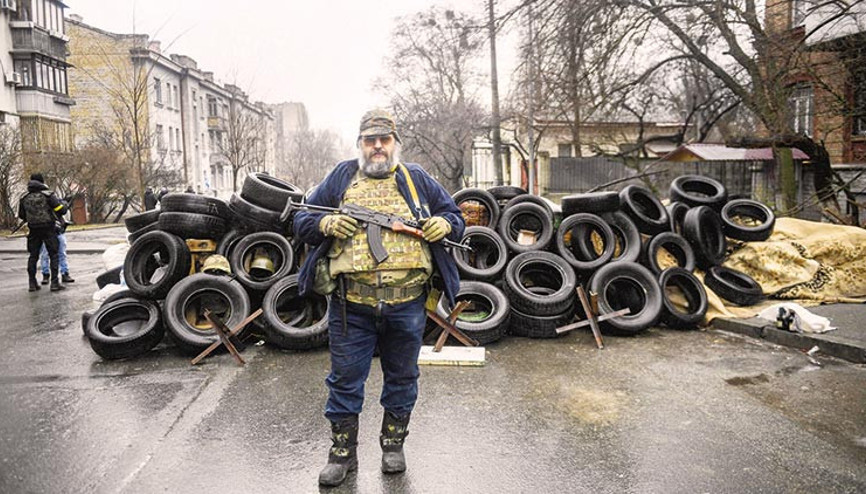 Kievdeki silahlı siviller gönülden inanıyor: Biz bu savaşı kazanacağız