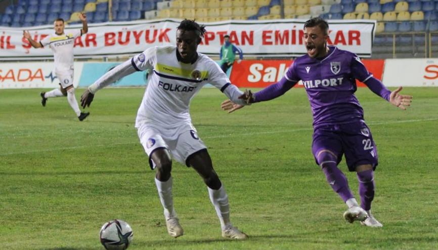 Menemenspor ile Samsunspor üç puan için sahada