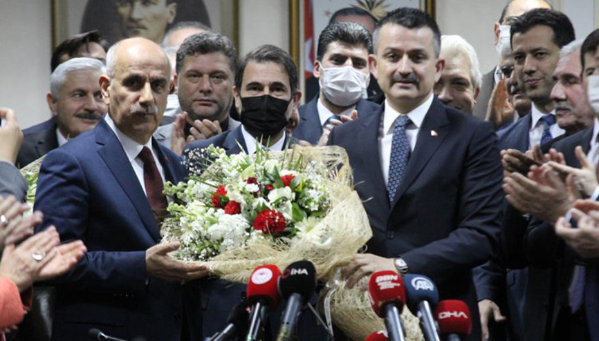 Tarım ve Orman Bakanlığında devir teslim... Tarım ve Orman Bakanı Vahit Kirişci, görevi devraldı
