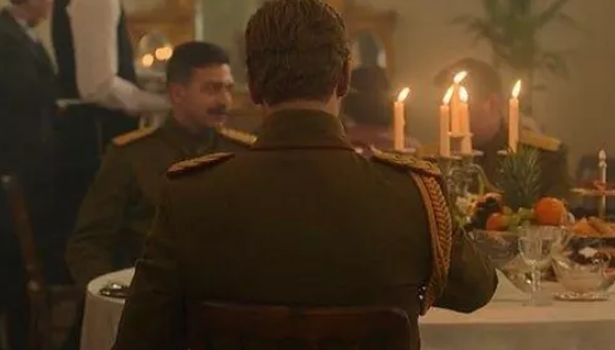 Hakan Dinçkol kimdir, kaç yaşında Pera Palasta Gece Yarısı’nda Atatürk’ü canlandırıyor Hakan Dinçkol kimdir, kaç yaşında Pera Palasta Gece Yarısı’nda Atatürk’ü canlandırıyor