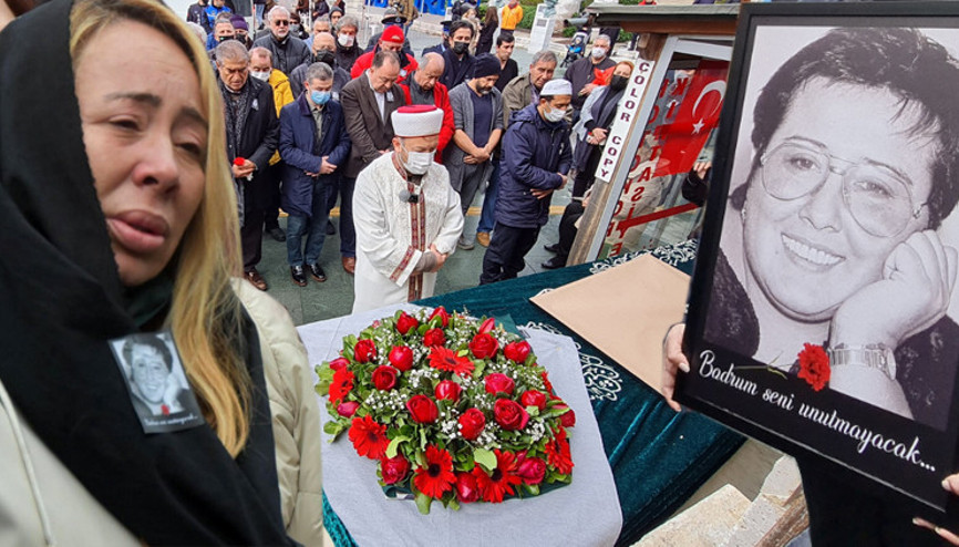 Akrep Nalan son yolculuğuna ’Halikarnas’ parçası ile uğurlandı