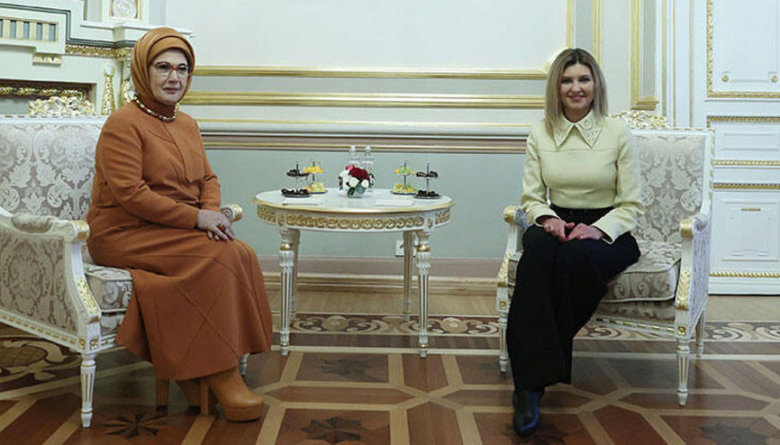 Emine Erdoğan’dan Olena Zelenskiye dayanışma ve barış çağrısı