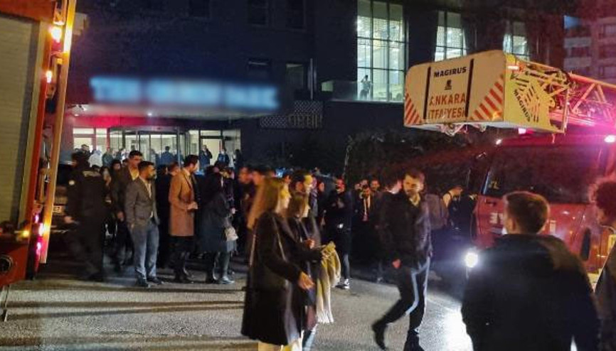 Oteldeki yangın panik yarattı