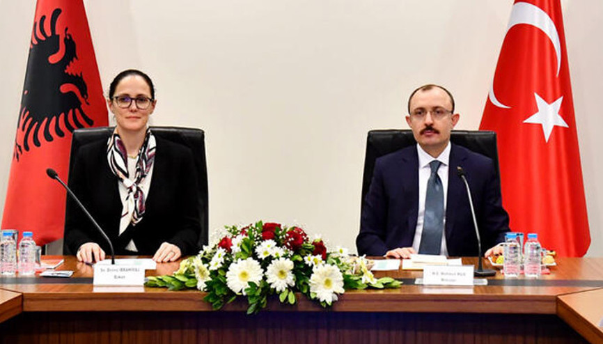 Bakan Muş, Arnavutluk Bakanı ile Kapıkule’de buluştu Bakan Muş, Arnavutluk Bakanı ile Kapıkule’de buluştu