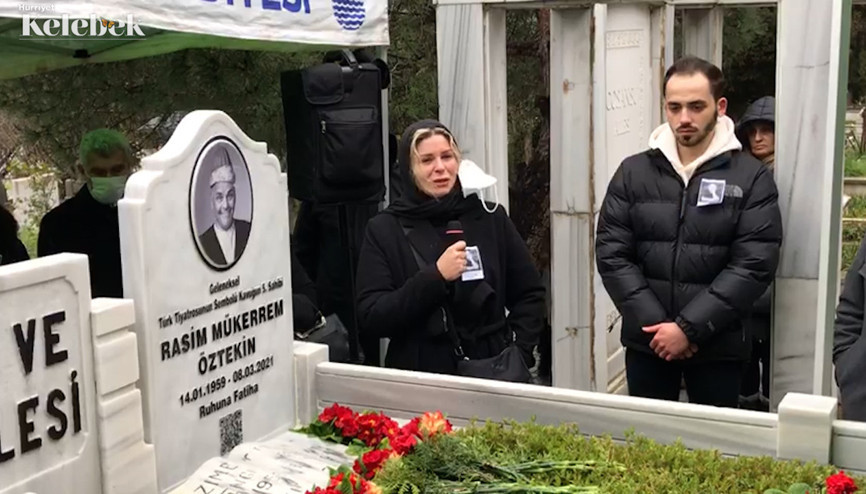 Rasim Öztekin, mezarı başında anıldı