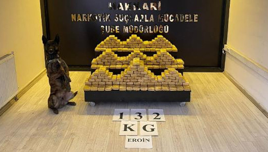 Depoya gizlenen 132 kilo eroini Ayzek buldu