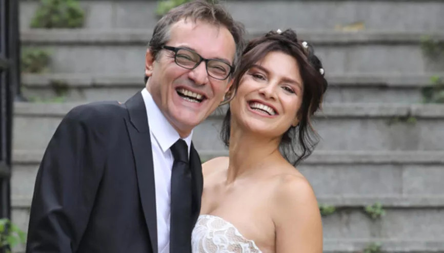 Murat Özer ve eşi Feride Çetin hakkında bilgiler.. Murat Özer kimdir, kaç yaşındaydı