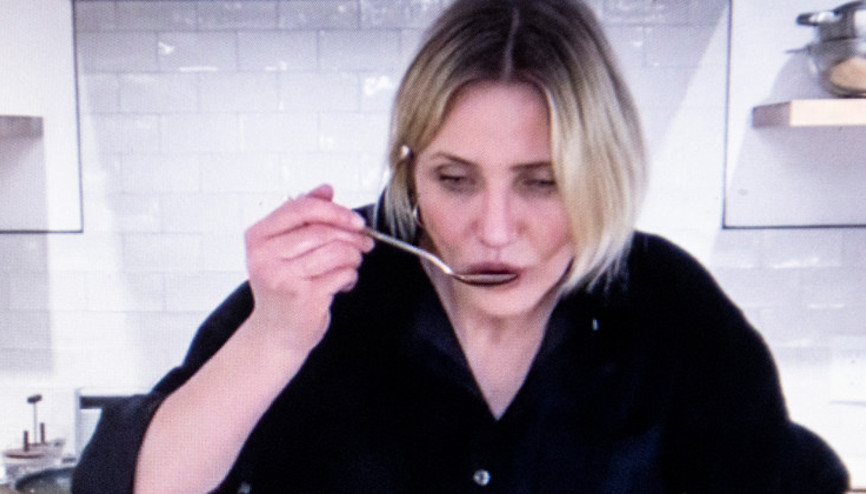 Ünlü oyuncu kendini kocasına ve kızına adadı: Artık yüzümü bile yıkamıyorum