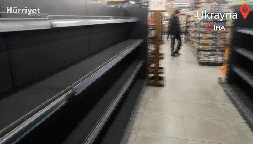 Ukrayna’da temel gıda ürünlerinin satışı sınırlandı